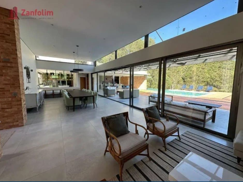 Casa no Ecoville com 7 quartos e 3 suítes