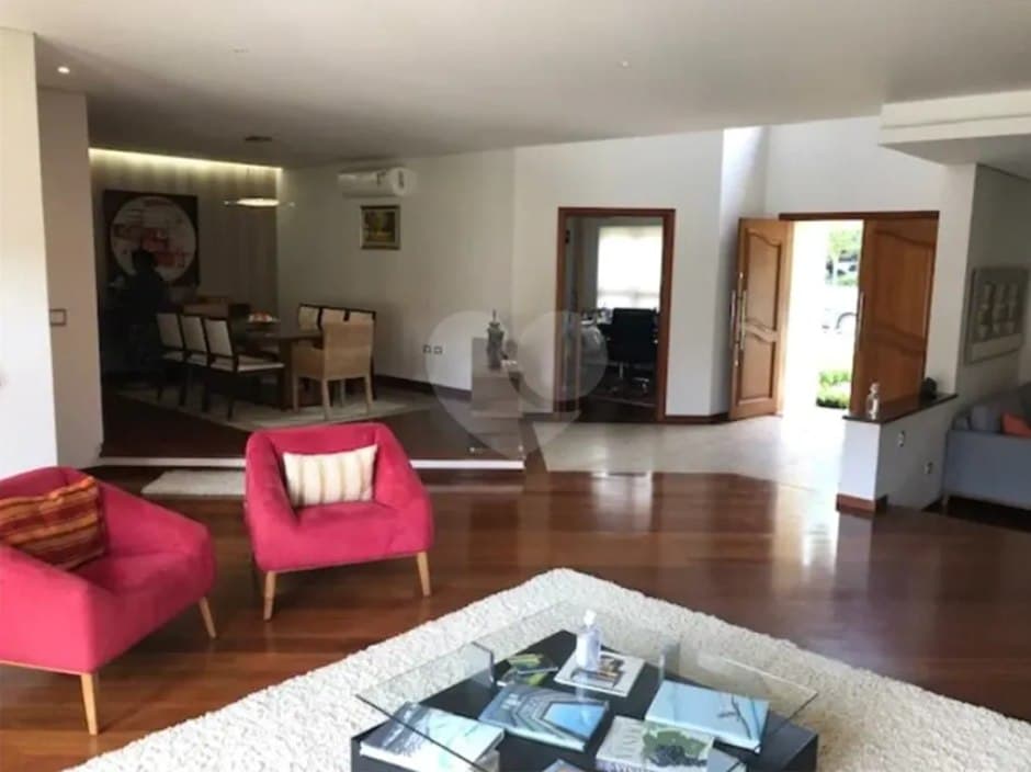 Casa de 920 m² com piscina climatizada em Alphaville 3