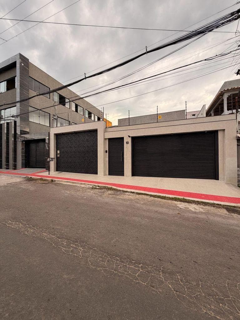 Casa duplex de alto padrão com 4 quartos e piscina aquecida 3